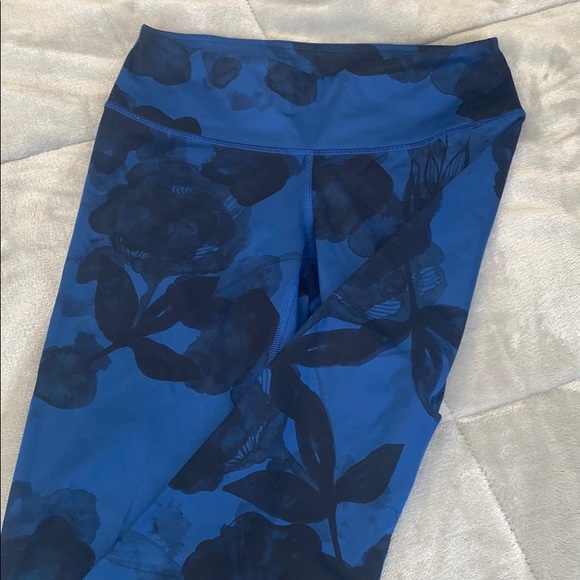 Like new - Picture 1 of 3